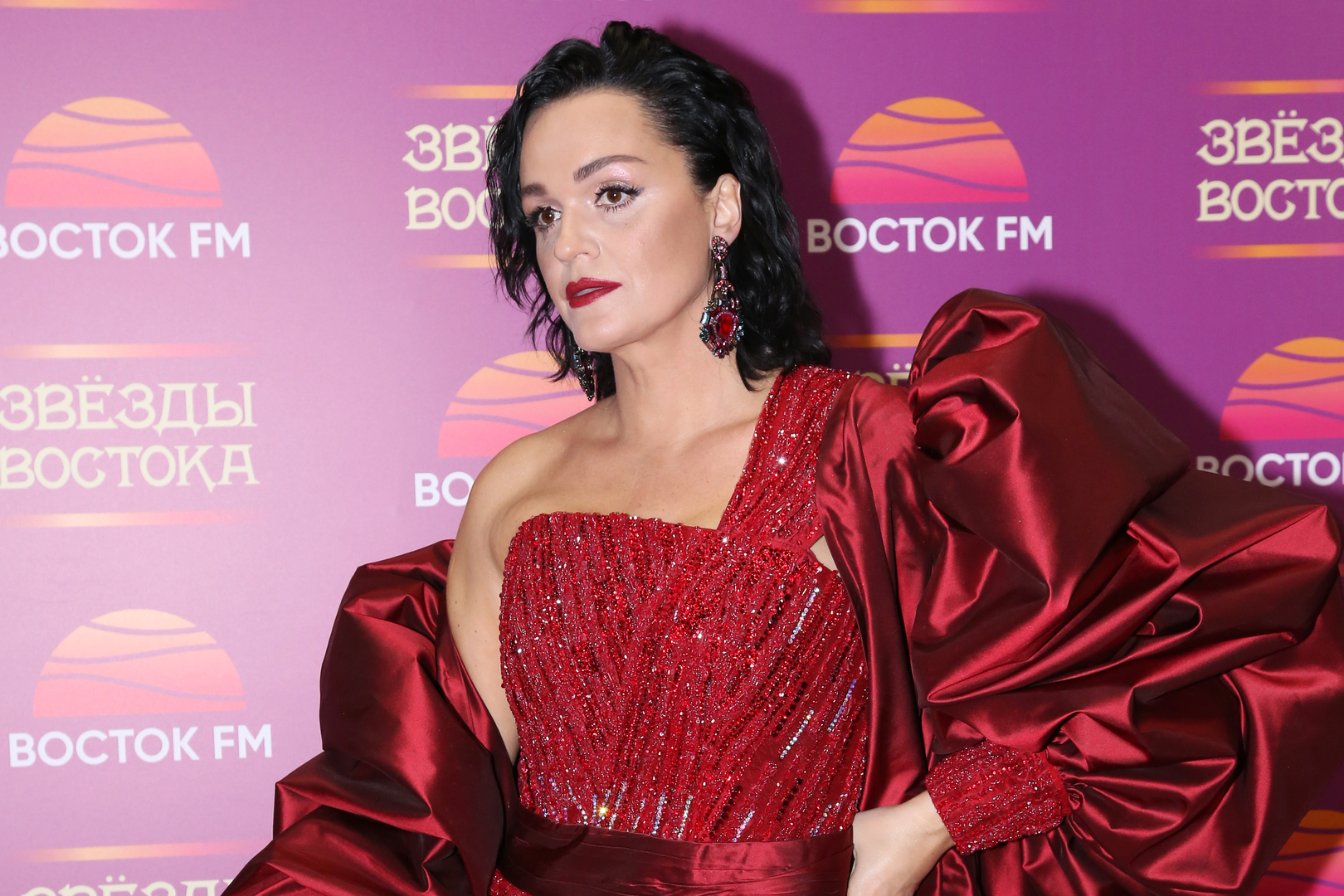 Продюсер Дворцов заявил, что певица Слава получает за корпоратив 3 млн рублей