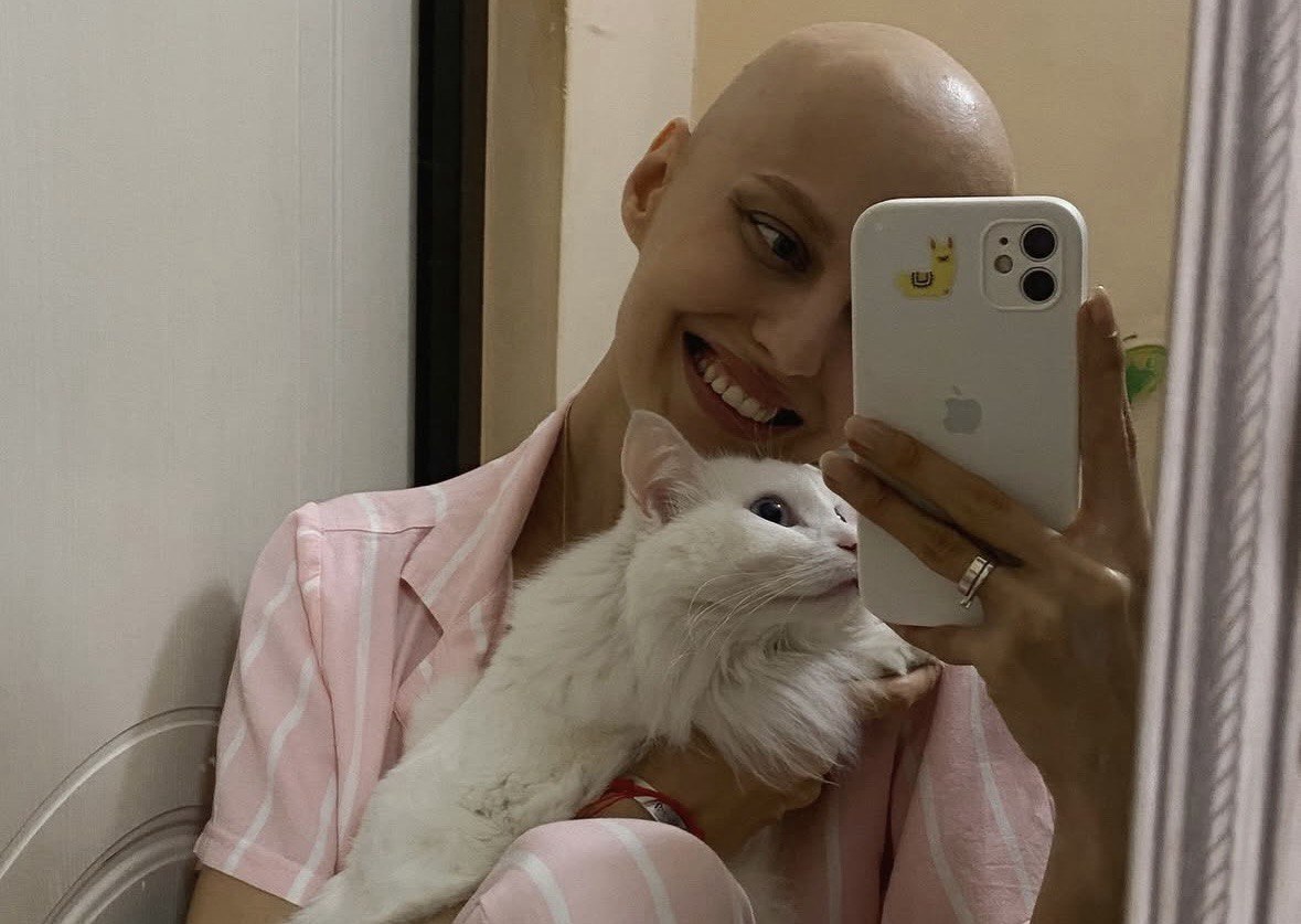 Умершую в 27 лет от редкого вида рака блогершу Рахимову похоронили в Астане