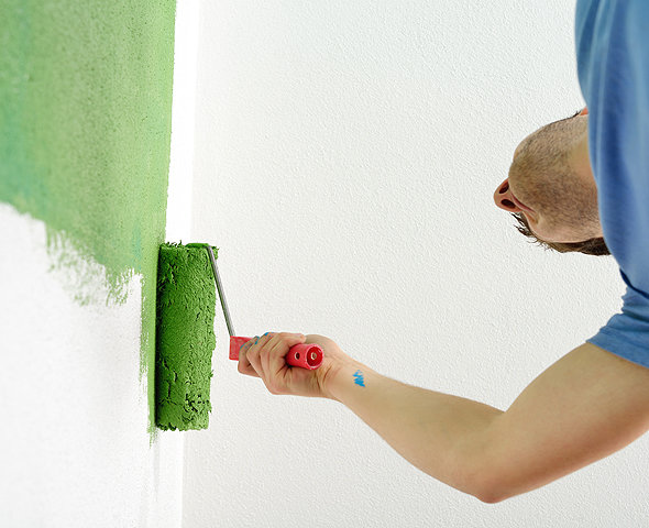 Красить стену Мем. Висит на стене зеленое и воняет.