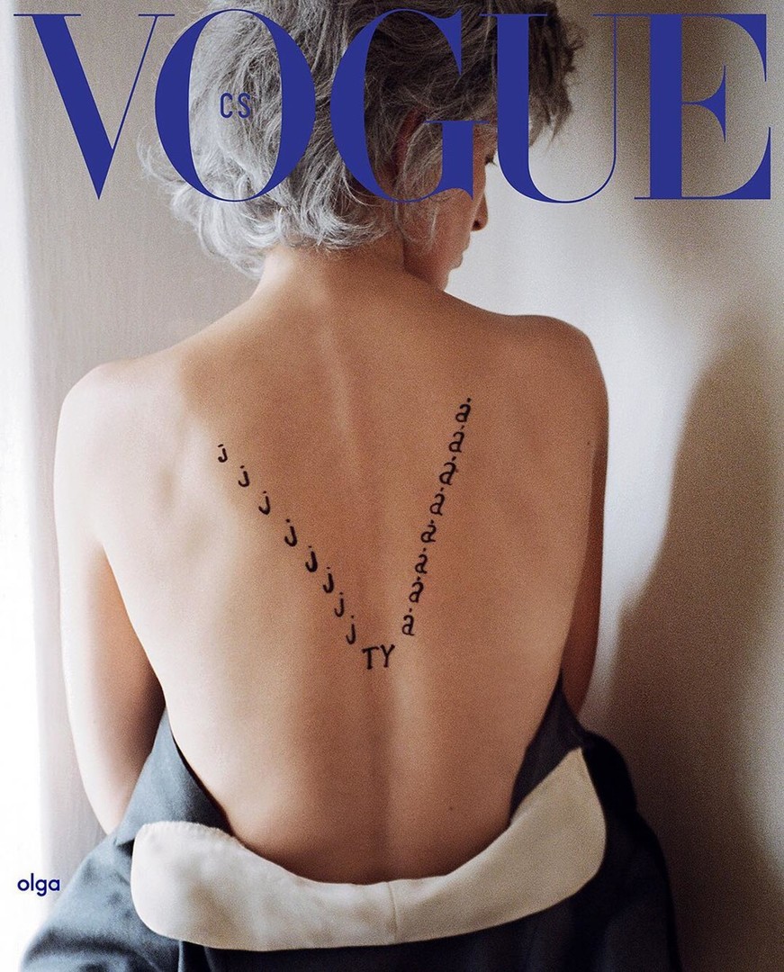 51-летняя Памела Андерсон дебютировала на обложке Vogue