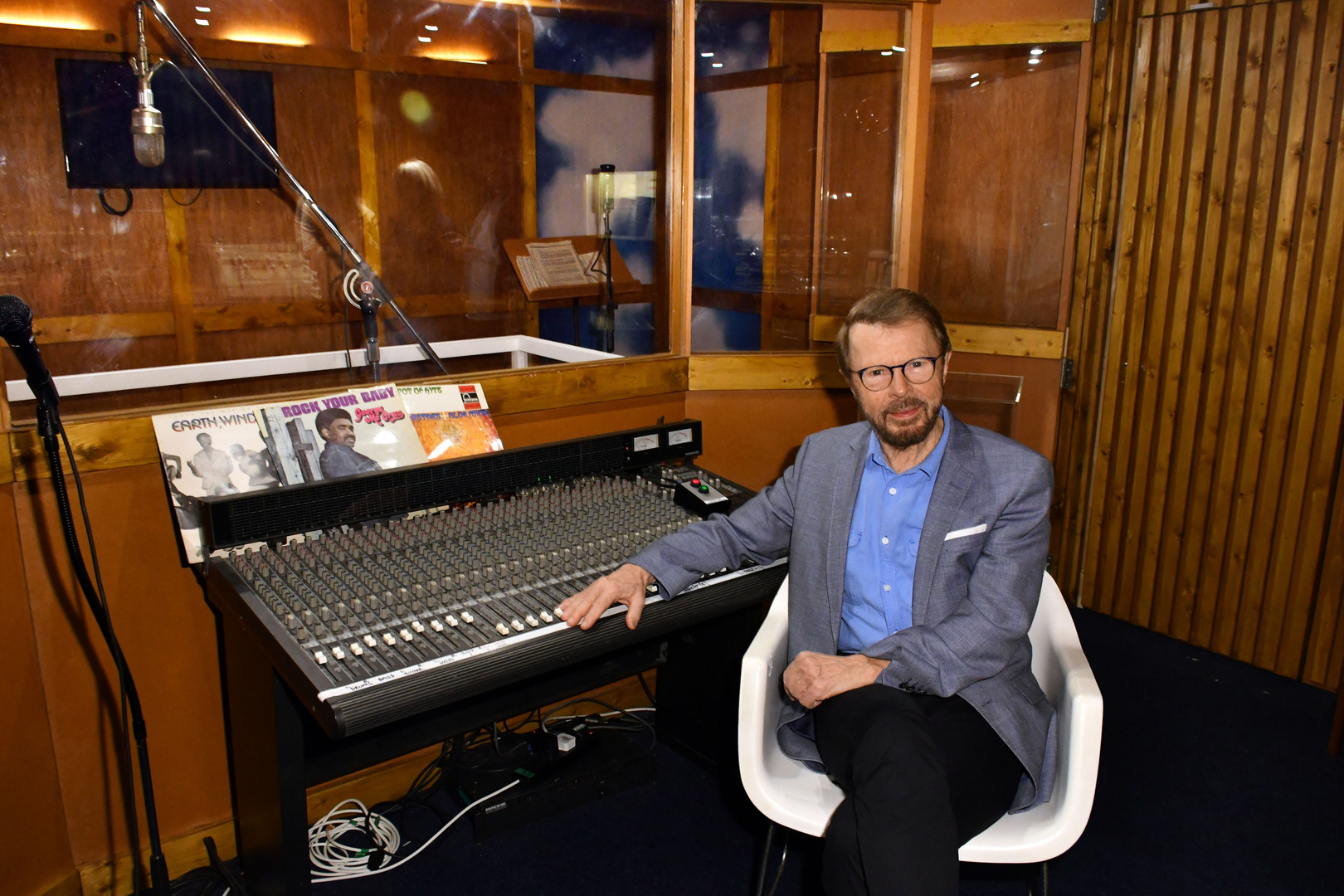 Бьерн в студии, где ABBA записывала хиты, 2017 год