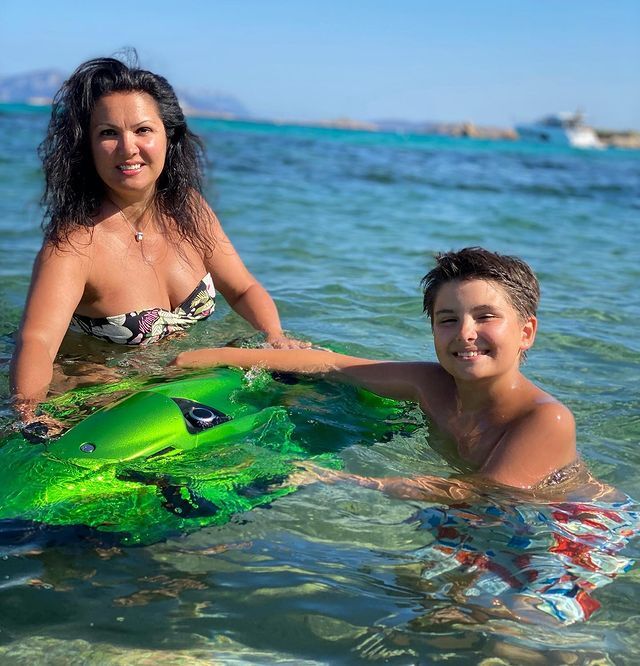 Анна Нетребко с сыном в море