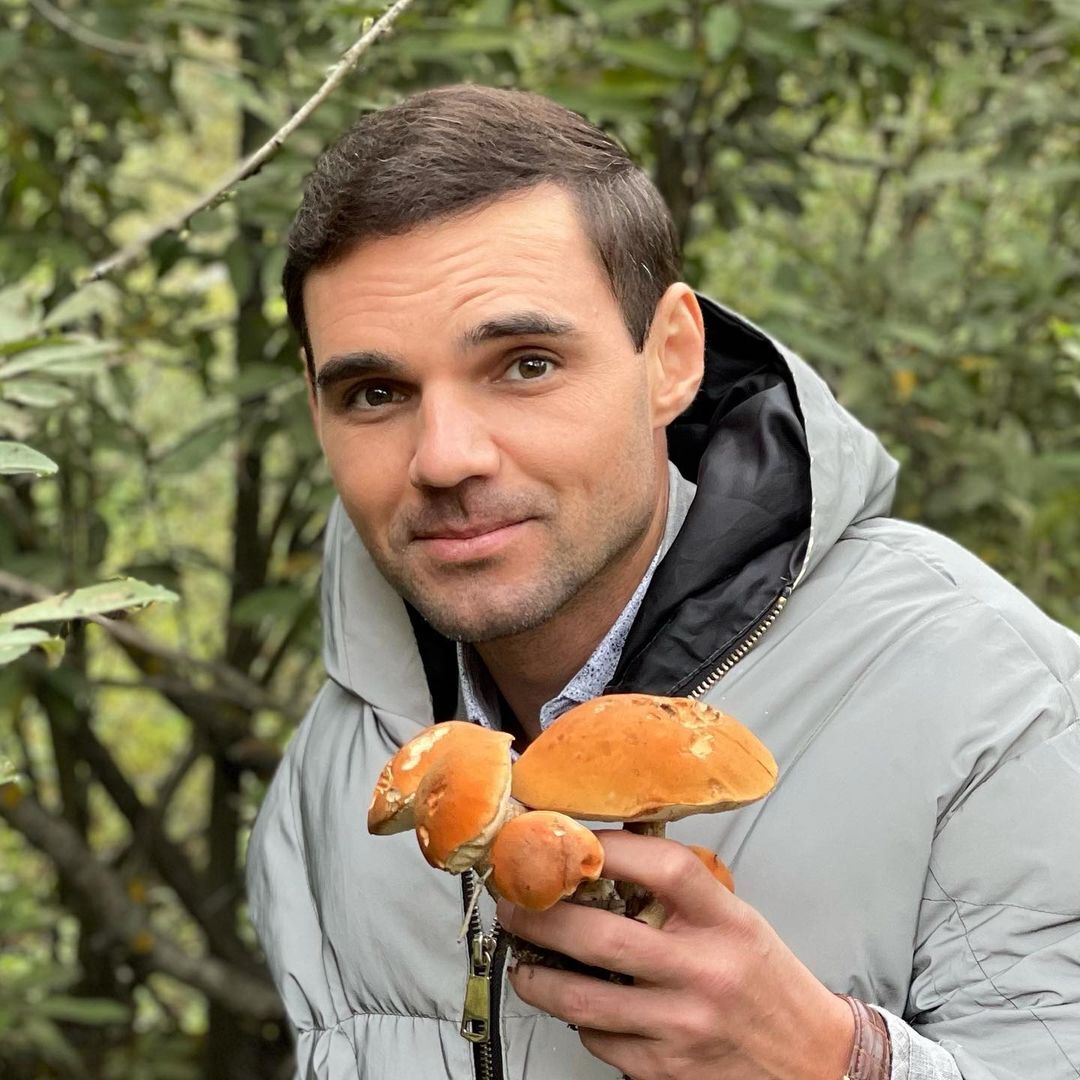 Артем Алексеев хвастается грибами