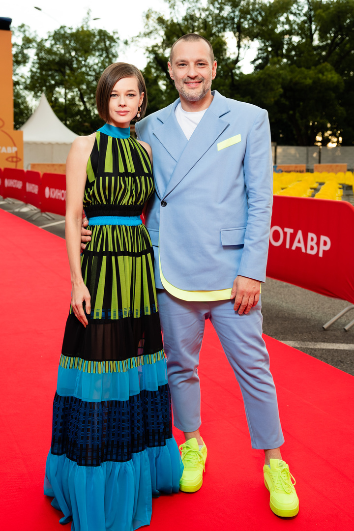 Катерина Шпица с мужем на дорожке