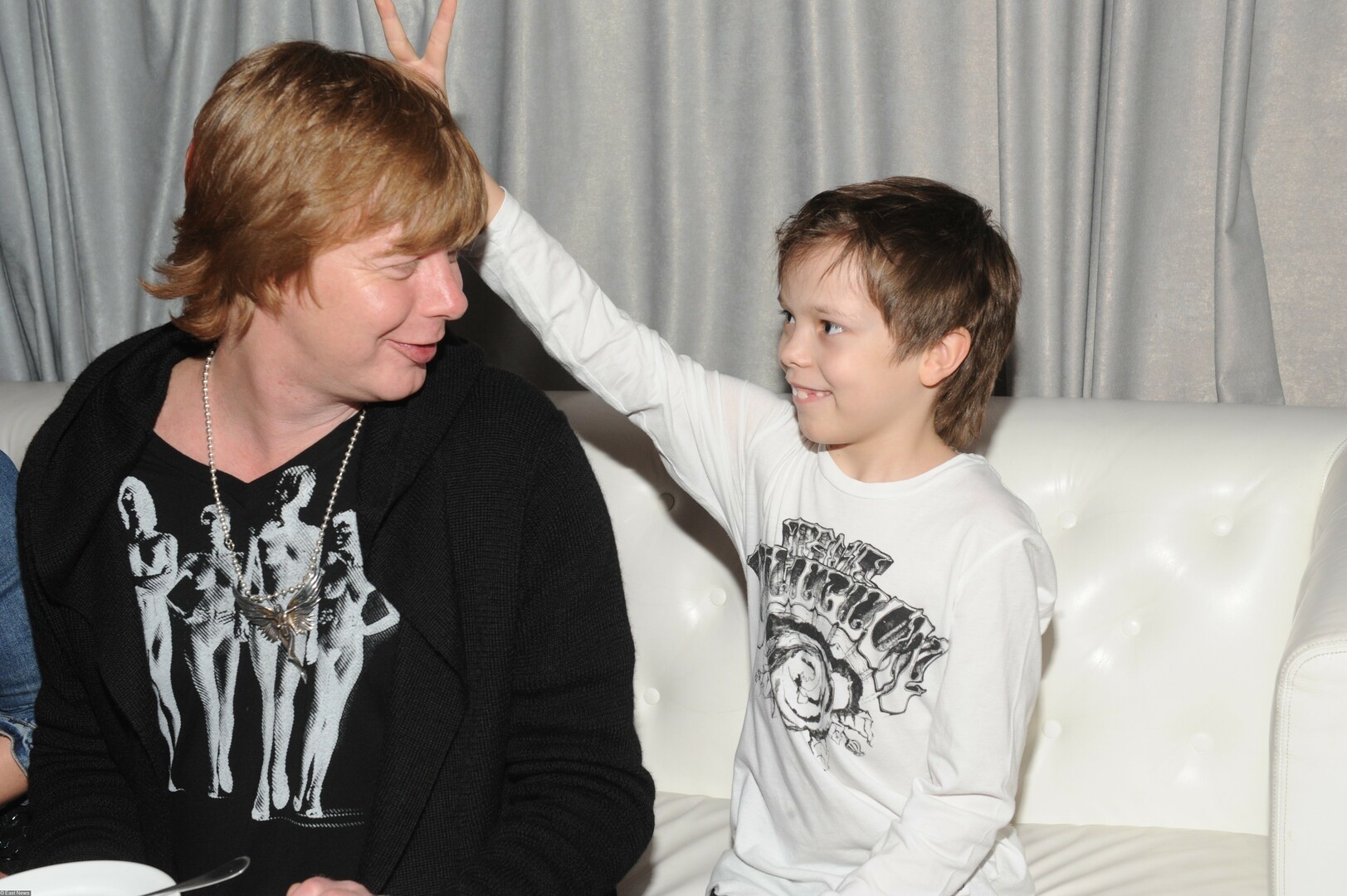 Андрей Григорьев-Апполонов со старшим сыном Иваном от Марины Банковой, 2012 год.