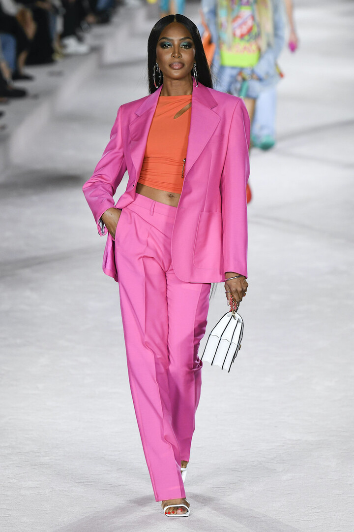 Наоми Кэмпбелл на показе Versace Spring 2022 Ready-to-Wear
