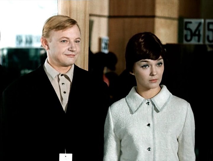 За сердце героини Гвоздиковой боролись сразу два мужчины — полных противоположности друг другу