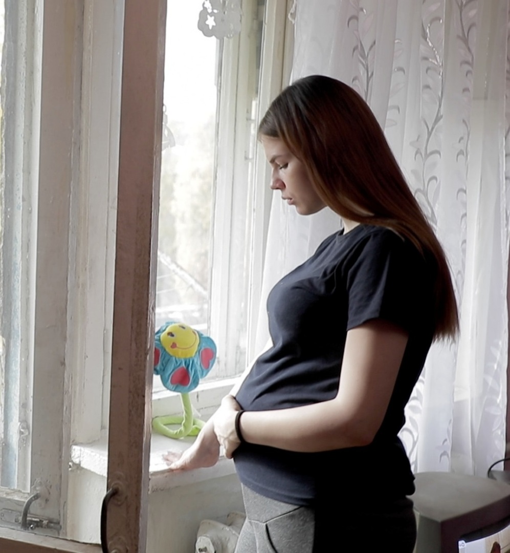 Виктория из Саратова родила в 15 лет