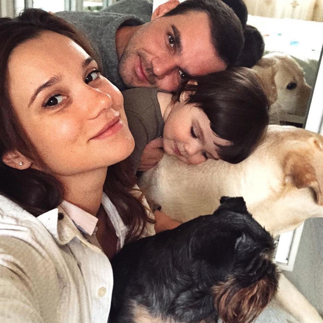 Артем Алексеев с женой и дочерью