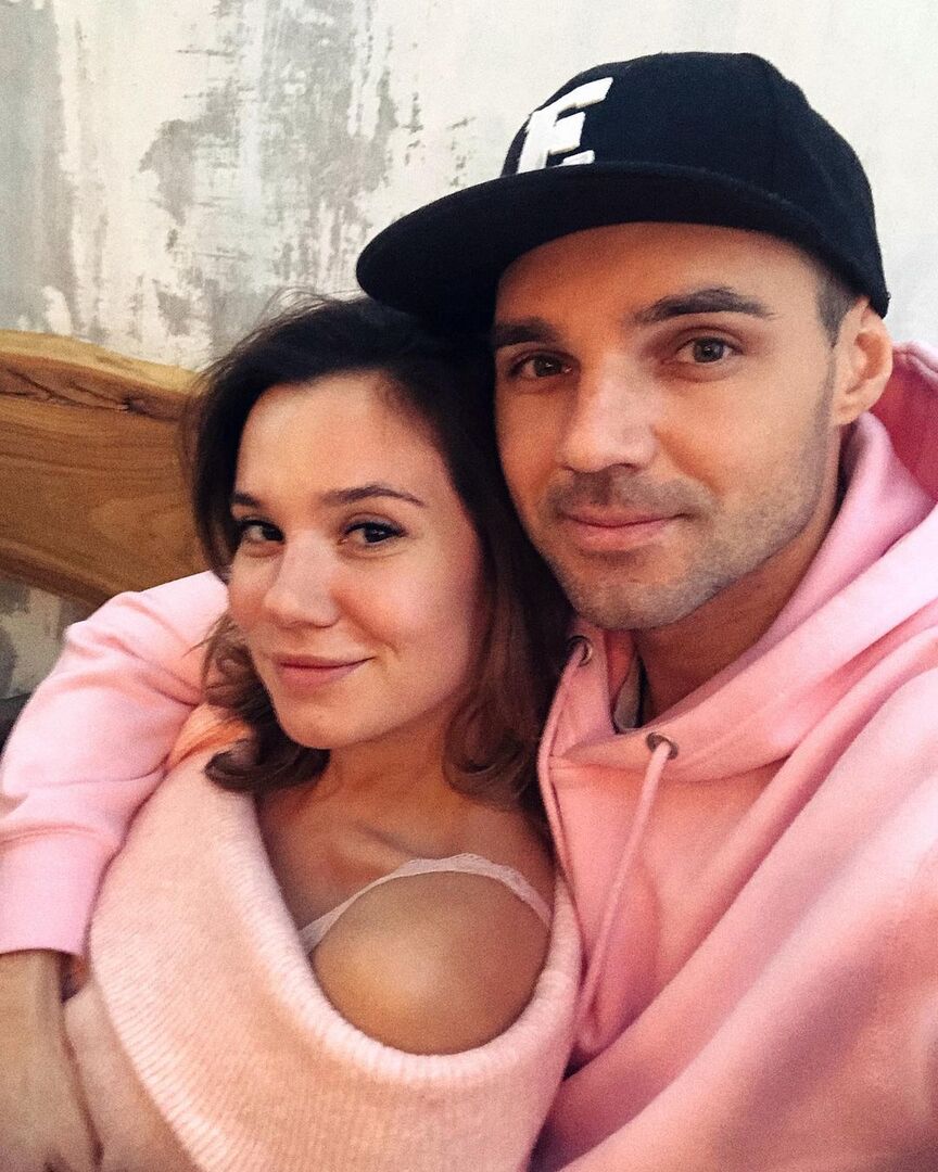 Артем Алексеев с женой