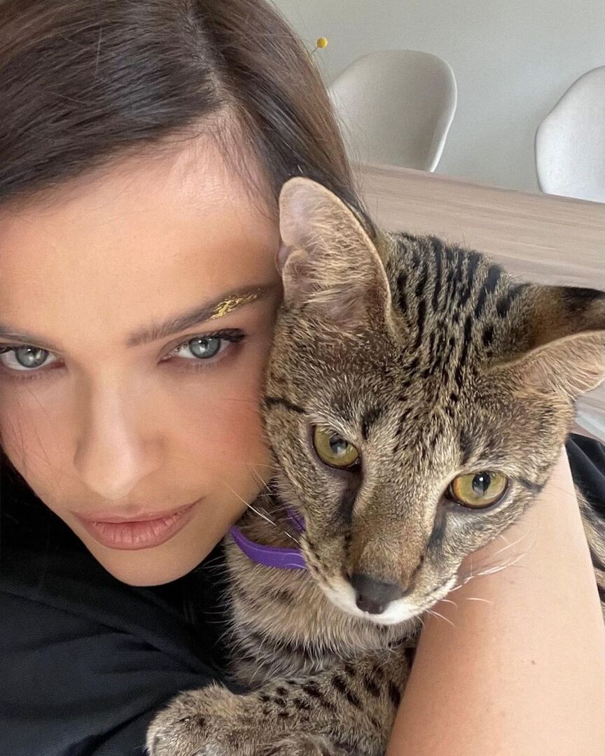 Елена Темникова с котом