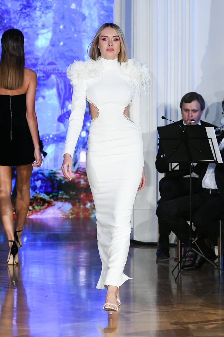 Ксения Сухинова