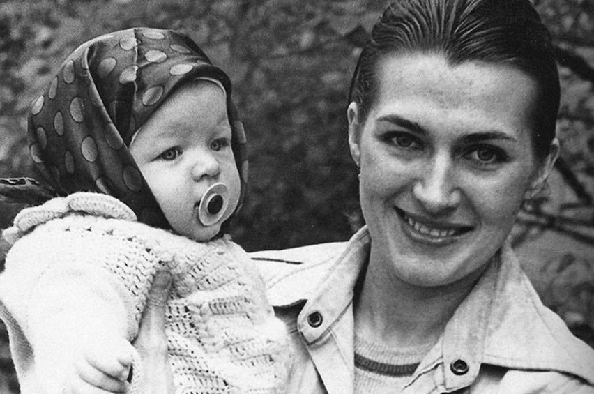 Милла Йовович с мамой