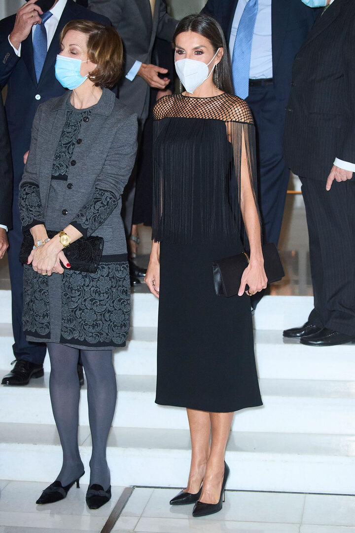 Королева Летиция в платье с сеткой, 2021 год