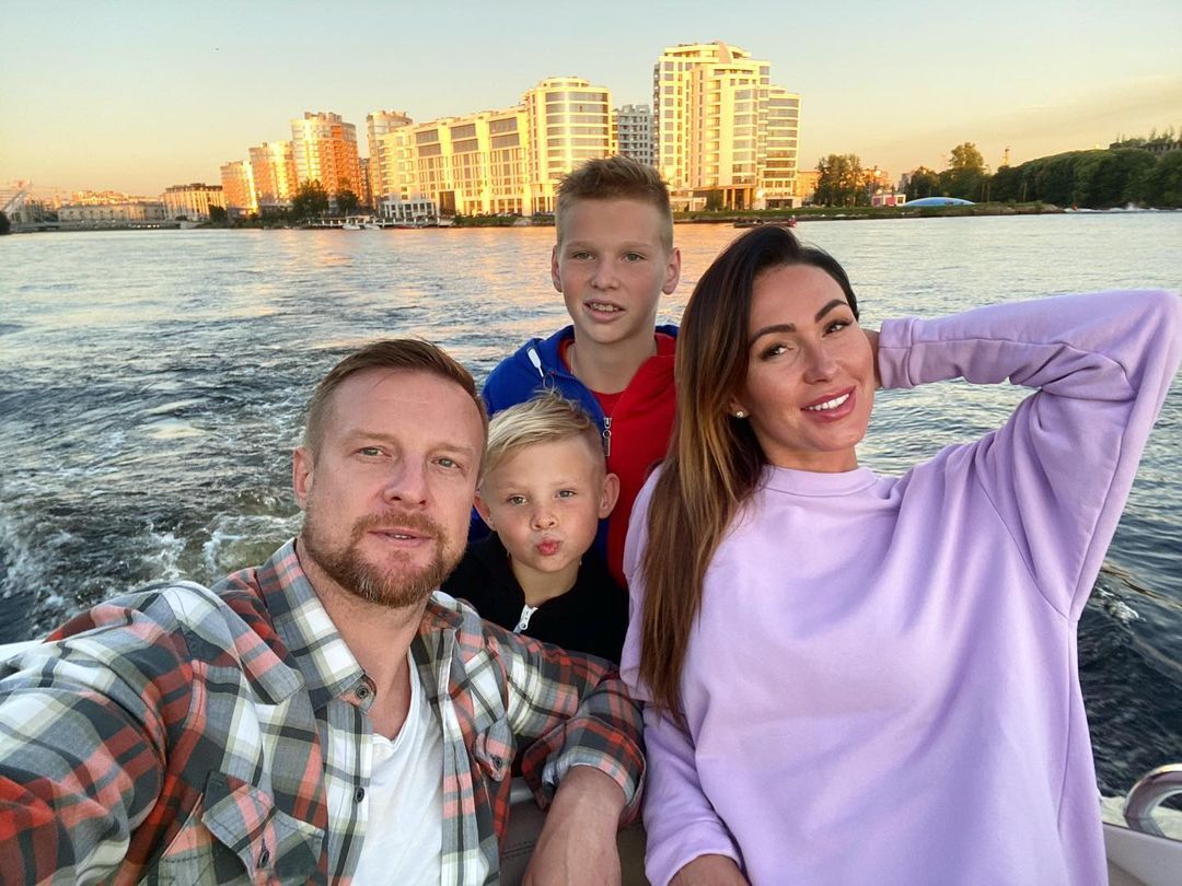 Вячеслав и Екатерина Малафеевы с сыновьями