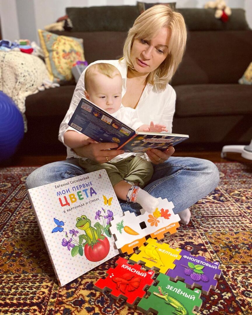 Анна Якунина с внуком