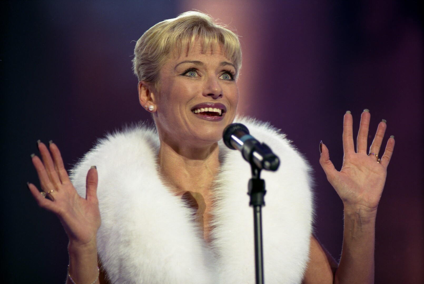 Ирина Понаровская в 2004 году
