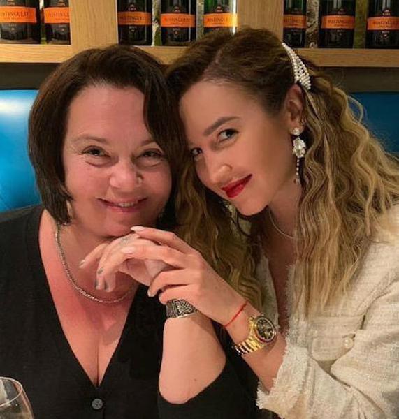 Ольга Бузова с матерью