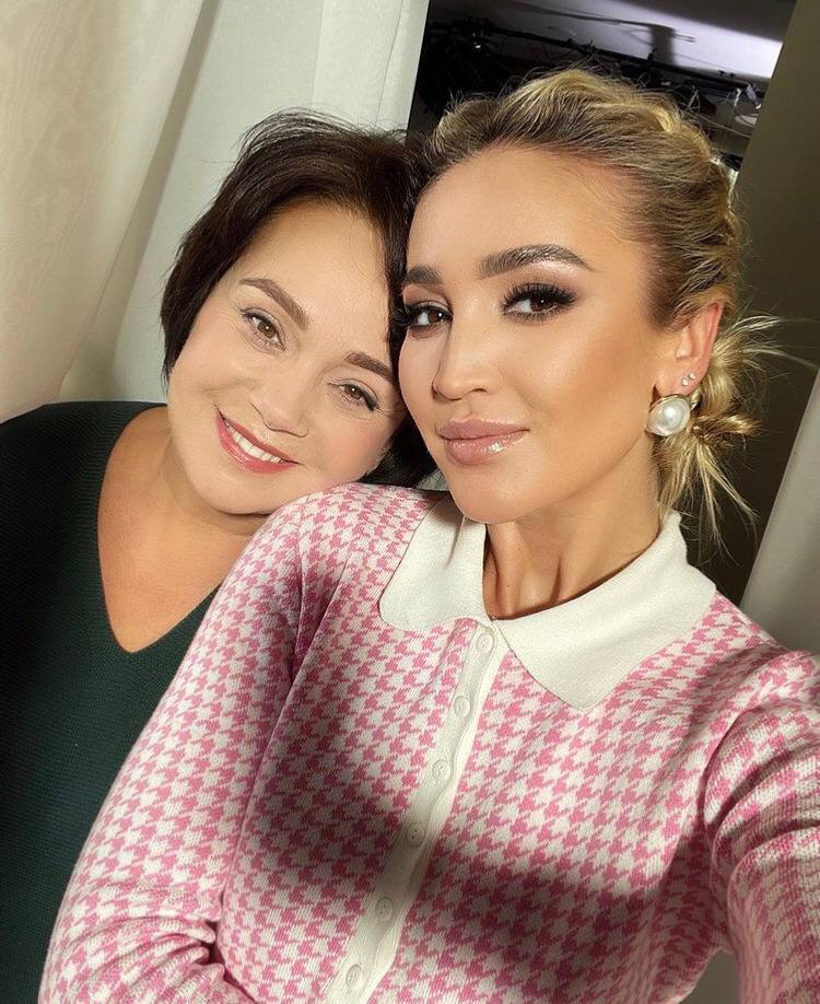 Ольга Бузова с матерью