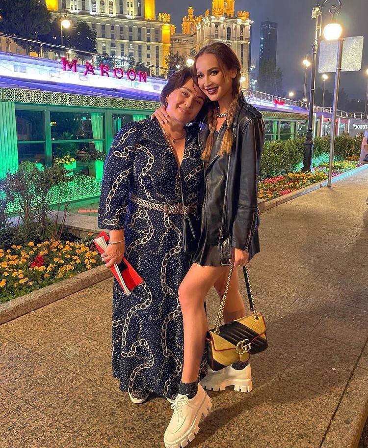 Ольга Бузова с матерью