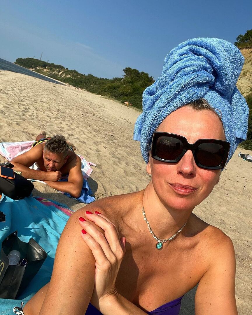 Светлана Бондарчук отдыхает у моря