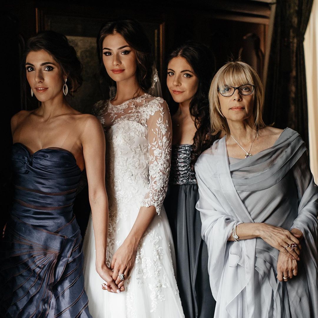 Вера Глаголева с дочками на свадьбе Анастасии