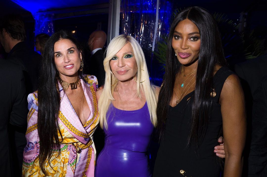 Деми Мур, Донателла Версаче и Наоми Кэмпбелл