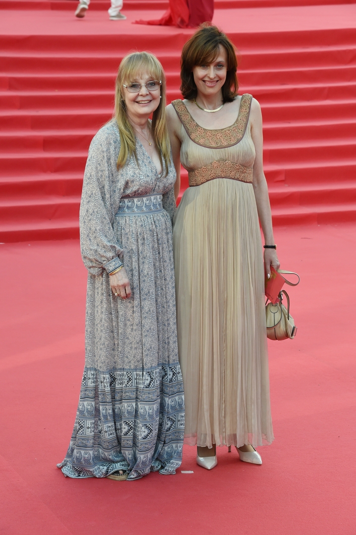 Наталия Наумова с мамой на красной дорожке