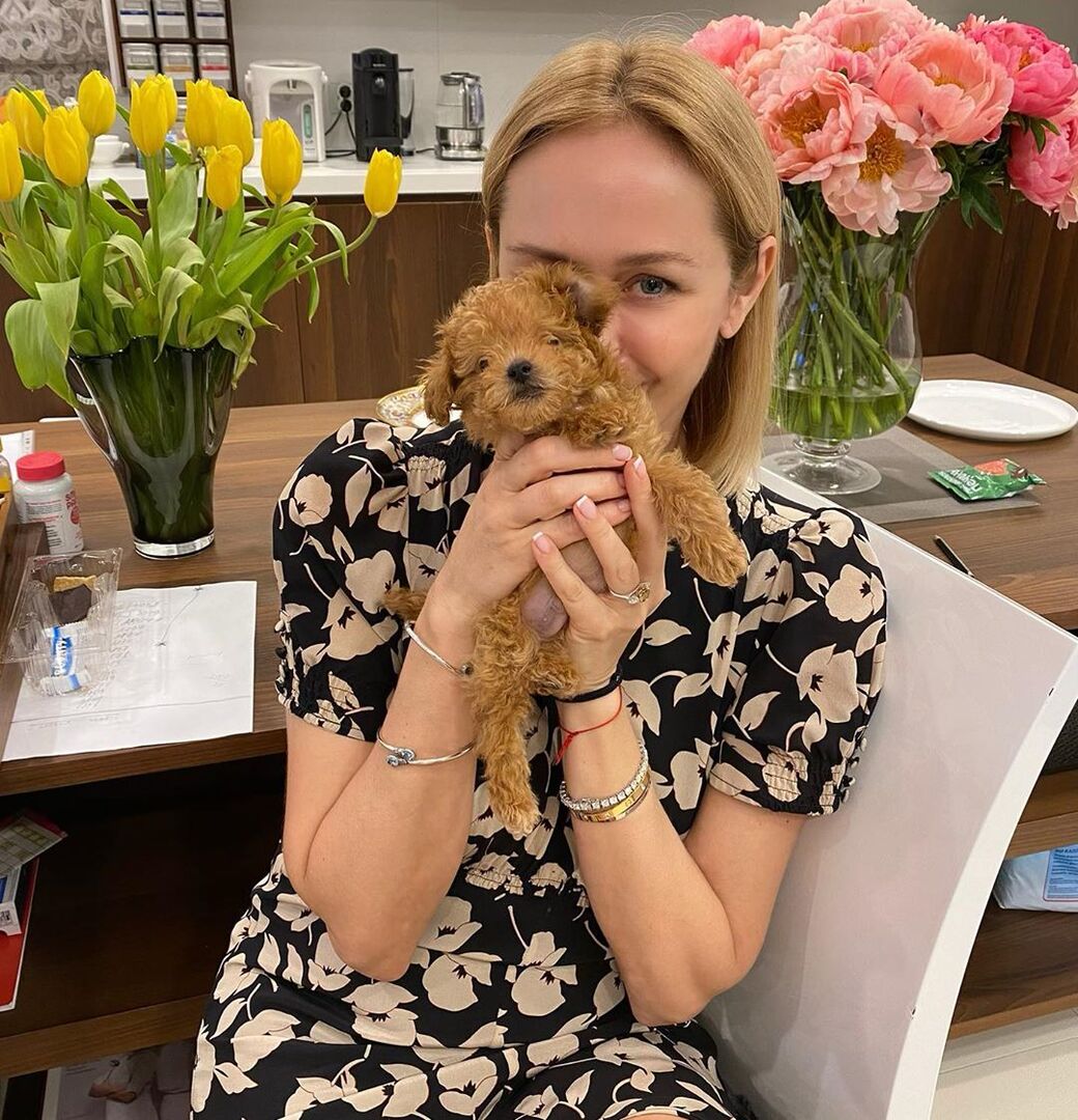 Анна в прошлом известная танцовщица