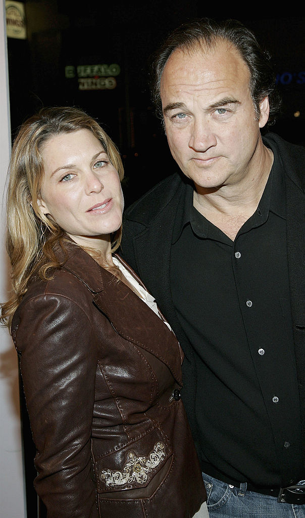 Дженнифер Слоун и Джеймс Белуши