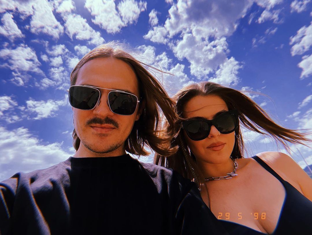 Солисты Little Big Илья Прусикин и Софья Таюрская