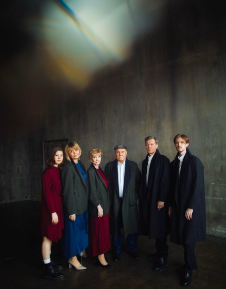 Прошлогоднее семейное фото Меньшовых