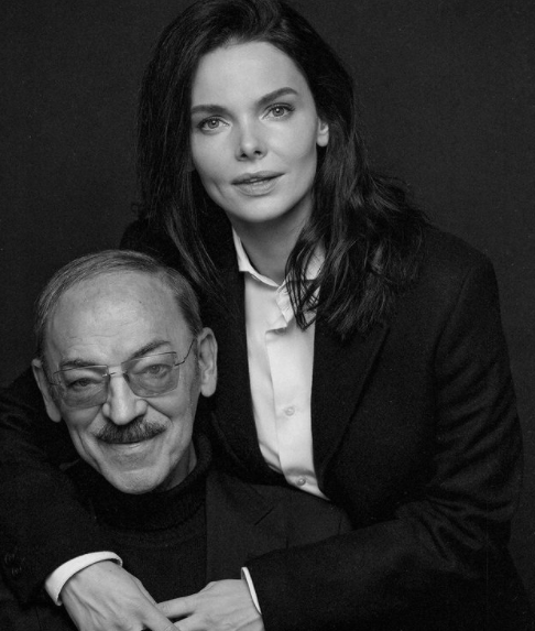 Актриса редко публикует в соцсетях фото с папой, но это всегда очень проникновенные снимки