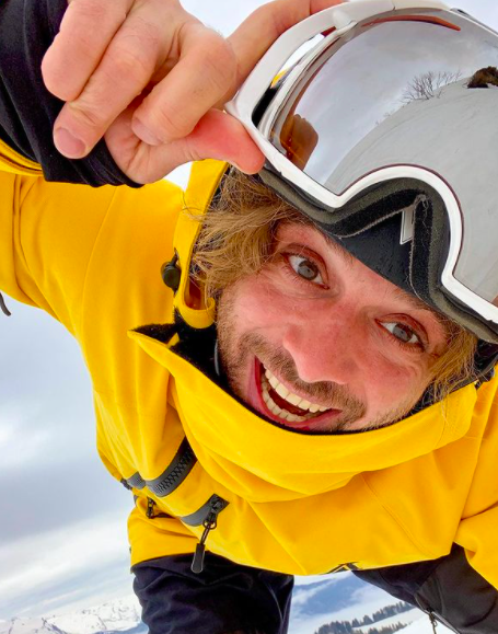 Актер активно занимается спортом