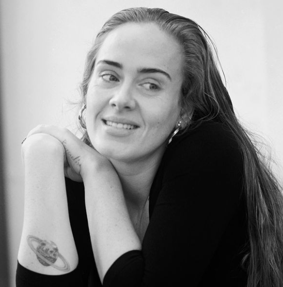 Это фото певица опубликовала в соцсетях в день своего 33-летия