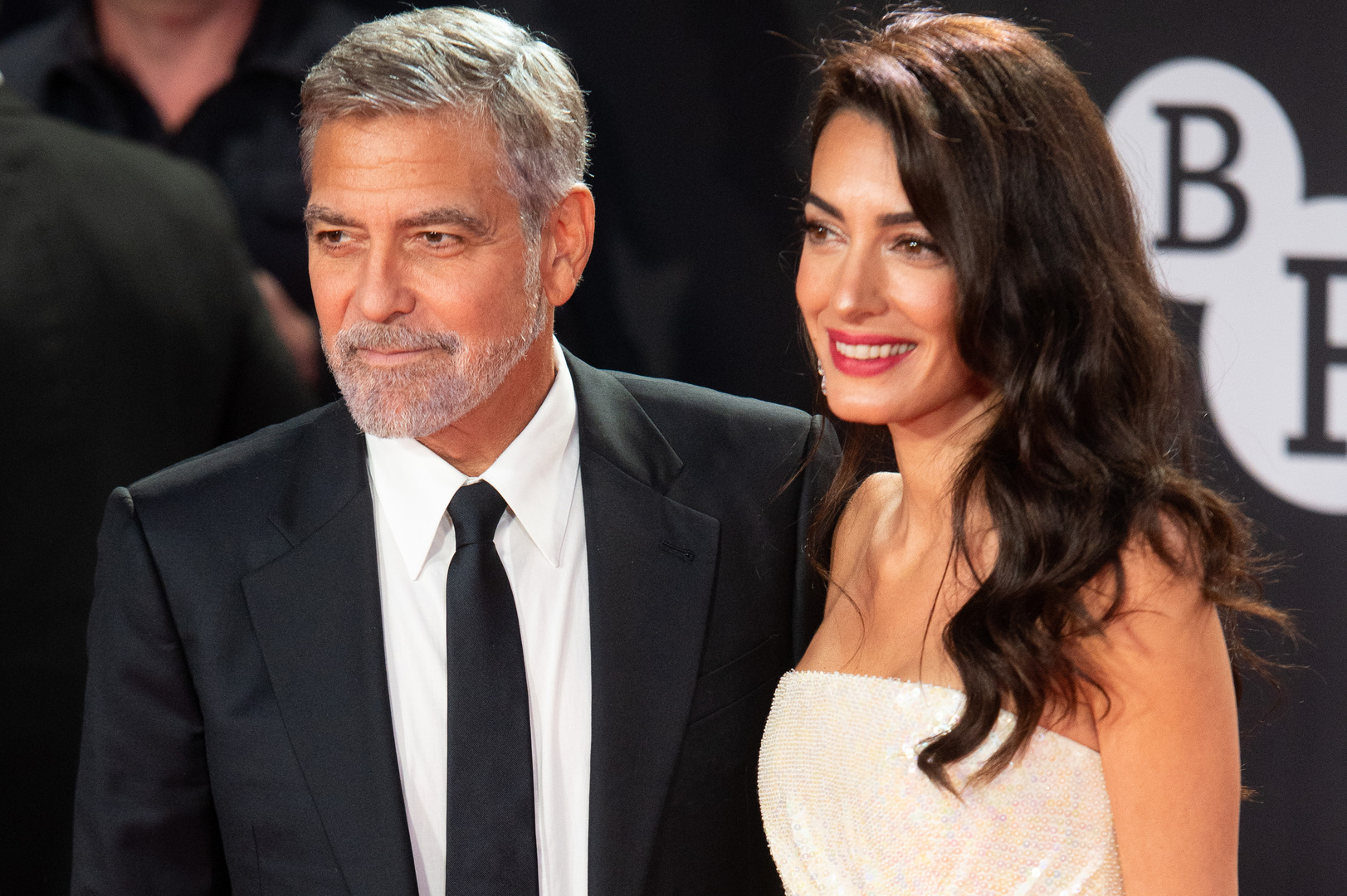 Амаль Клуни объяснила, почему больше не спит с мужем в одной постели