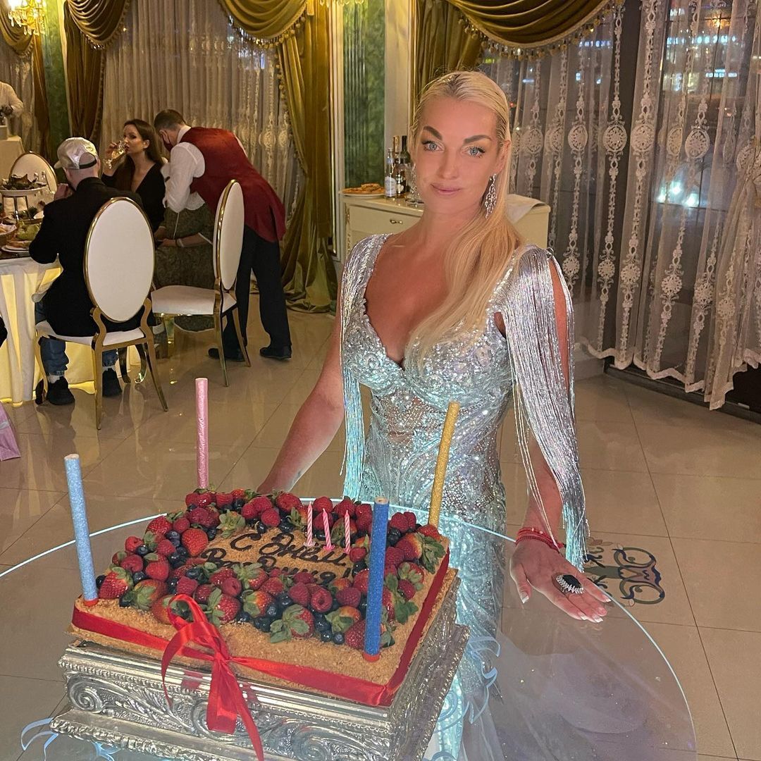 Анастасия Волочкова отмечает день рождения