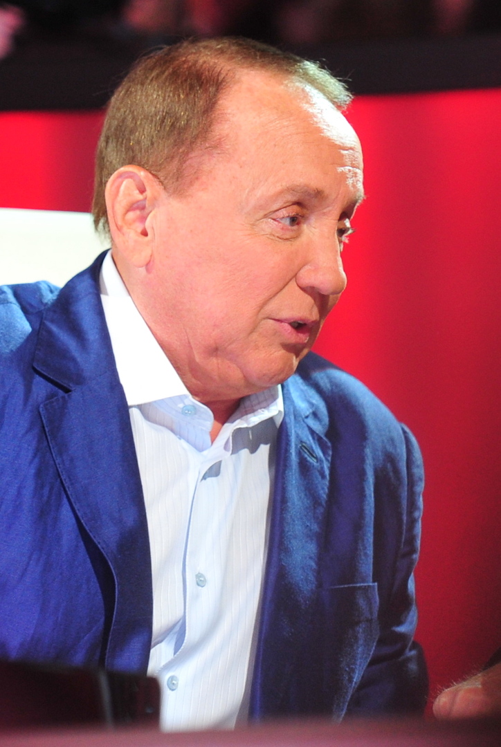 Квн ведущий масляков. Масляков 2022. Квн ведущий масляков. Масляков. Сколько лет было маслякову александру ведущему квн.