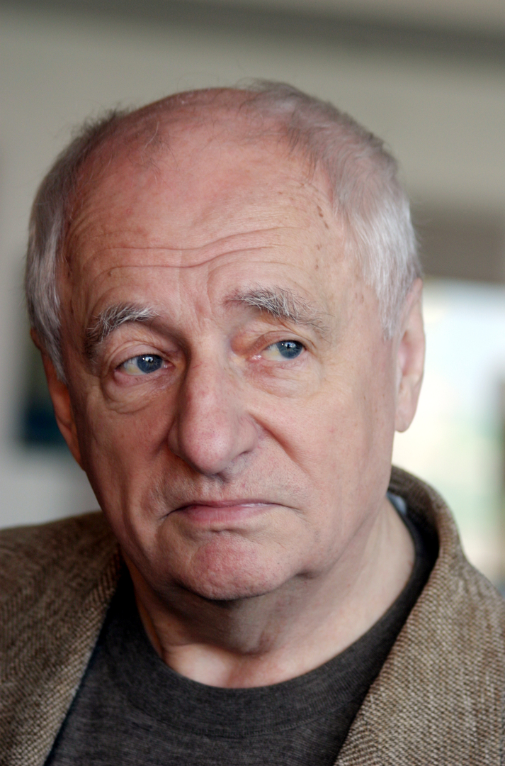 марка анатольевича