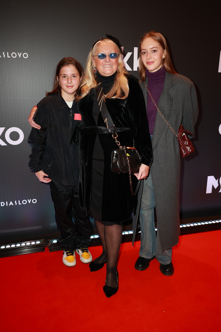 Татьяна Михалкова с внучками Натальей и Ниной