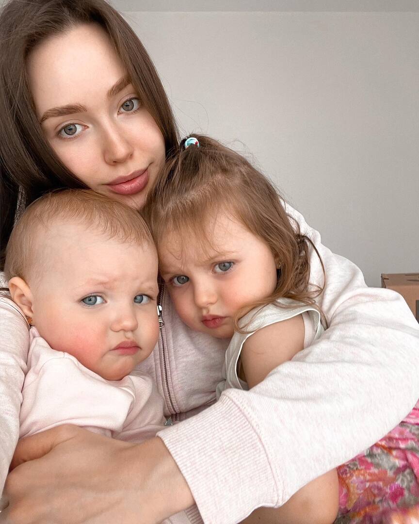 Анастасия Тарасова с дочерьми