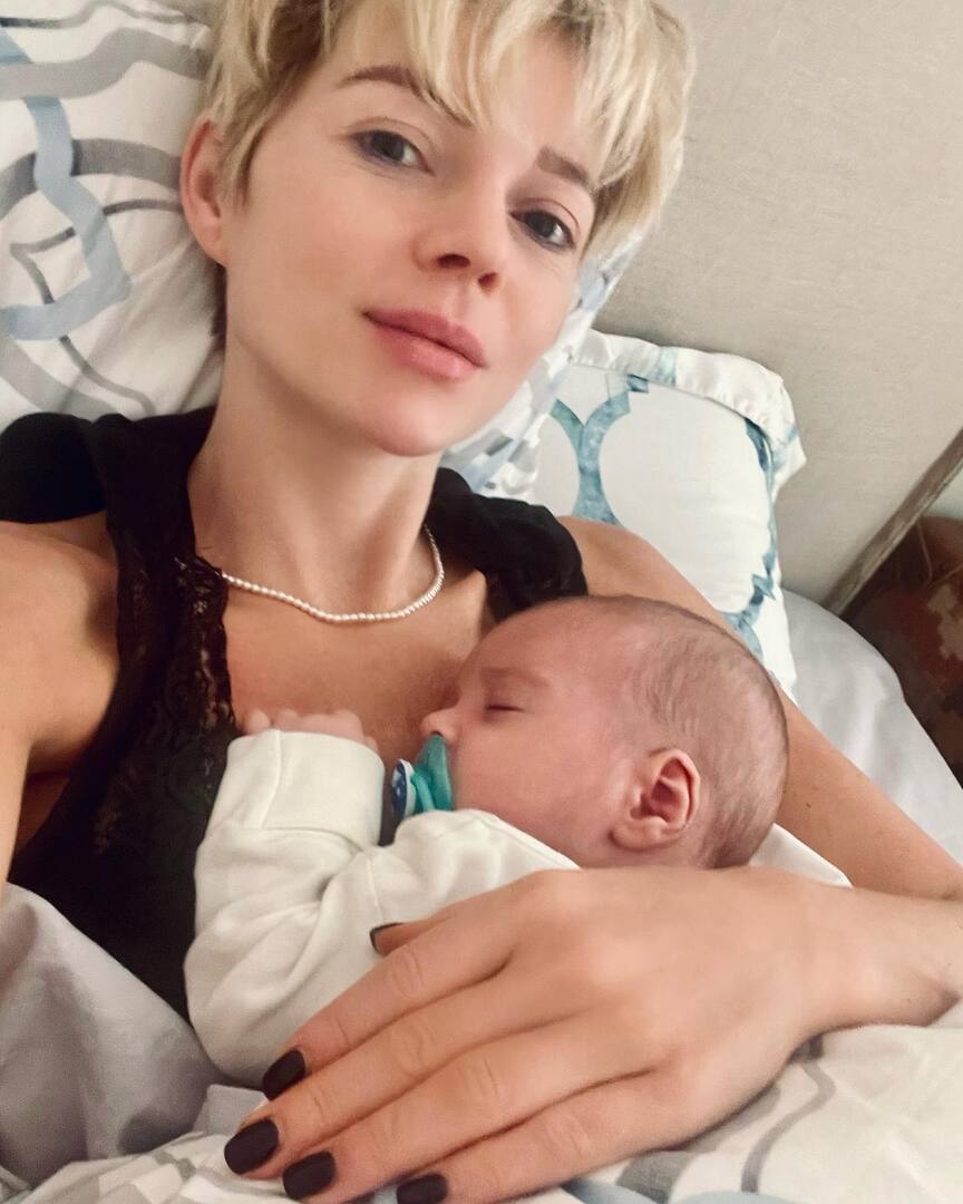 Елена Николаева с новорожденным сыном