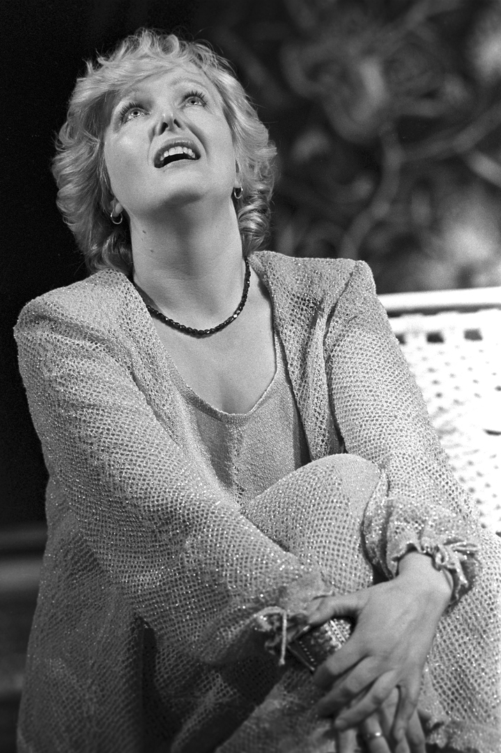 Елена Соловей на родине была одной из самых известных актрис