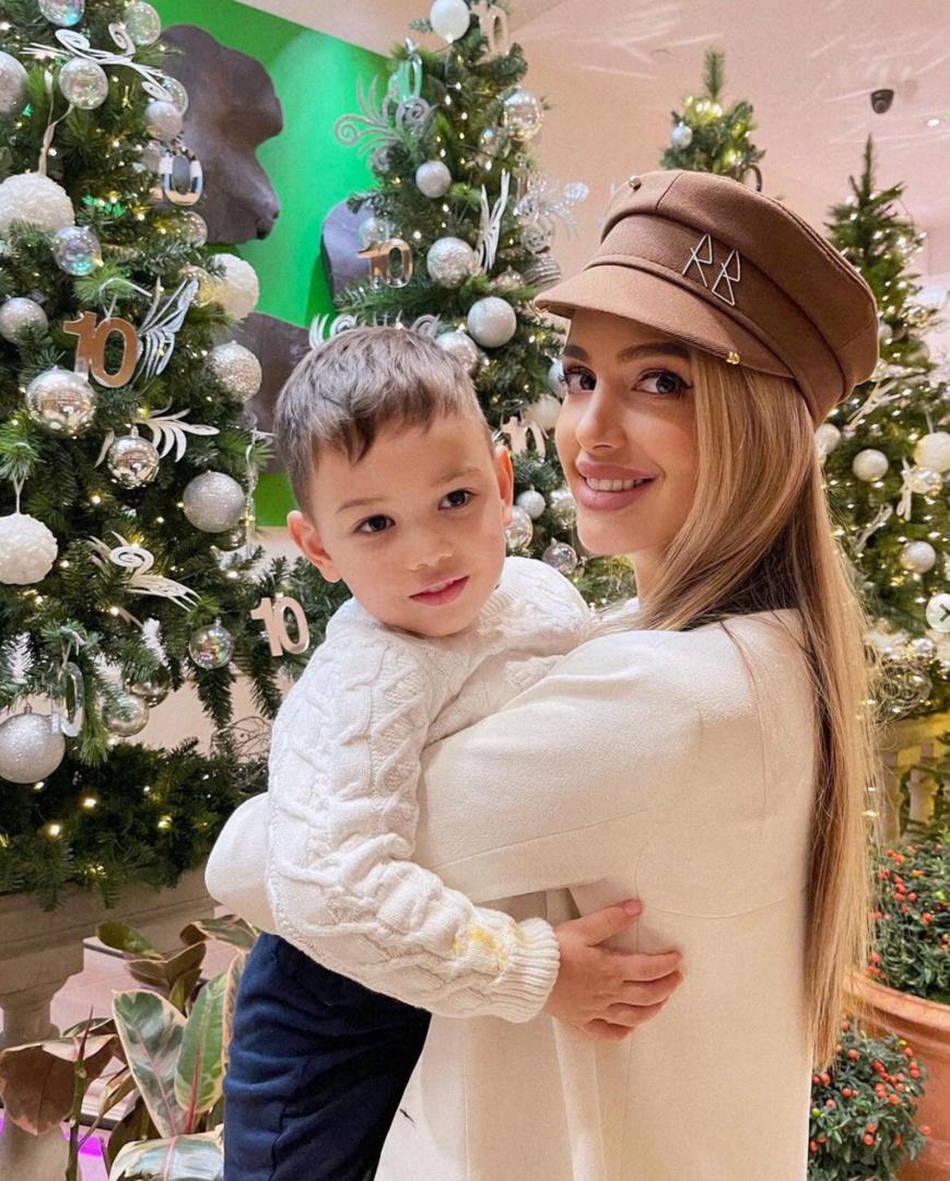 Оксана Воеводина с сыном