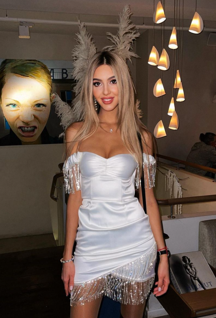 Оксана Воеводина в вечернем наряде