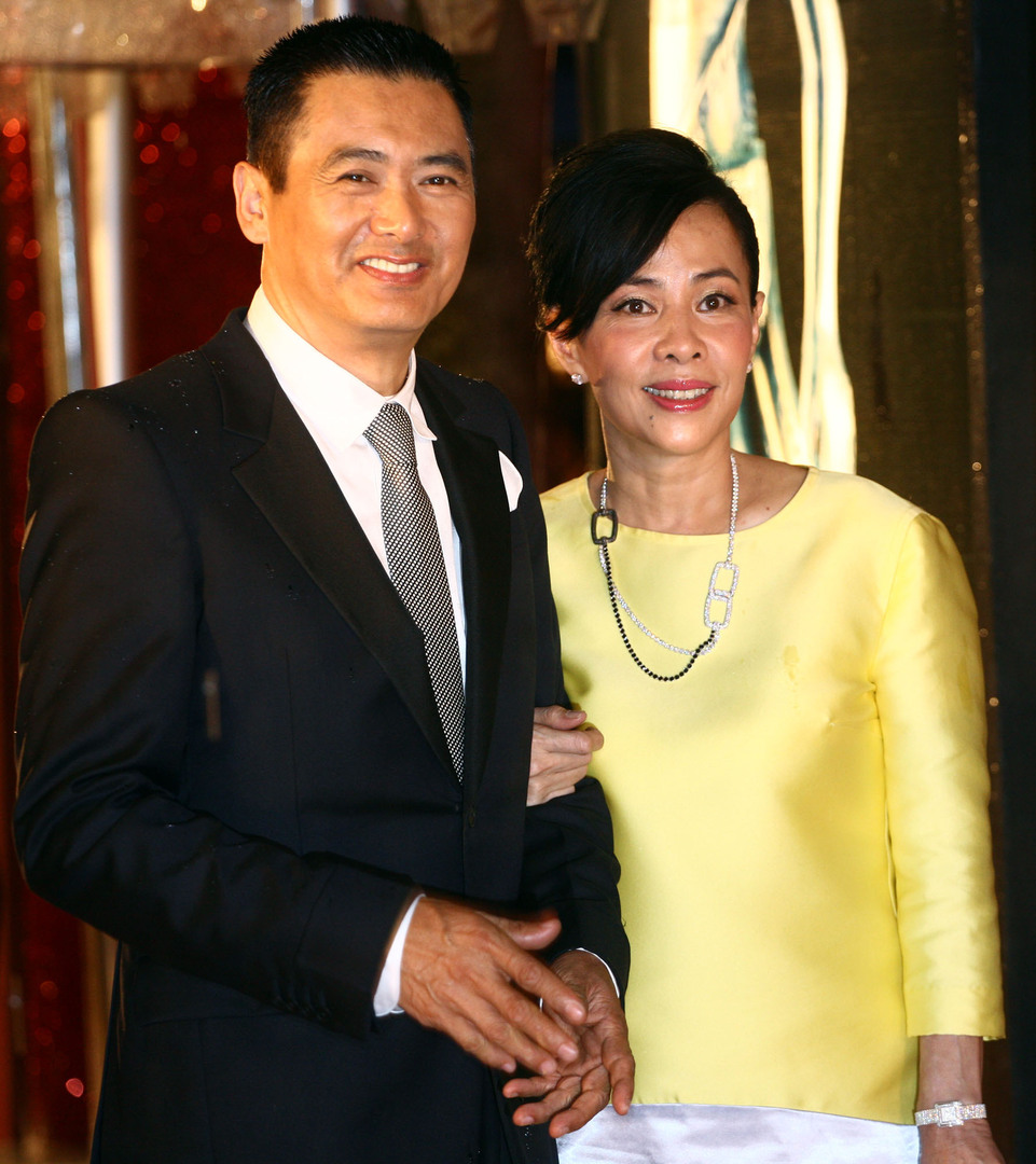 Чоу Юнь-Фат с женой