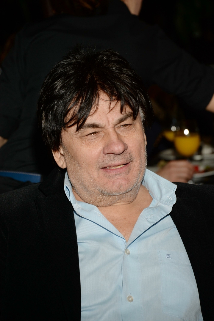 Александр Серов