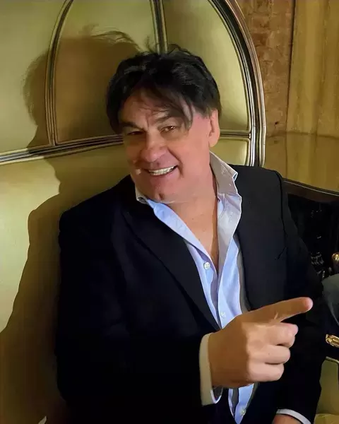 Музыкант Александр Серов