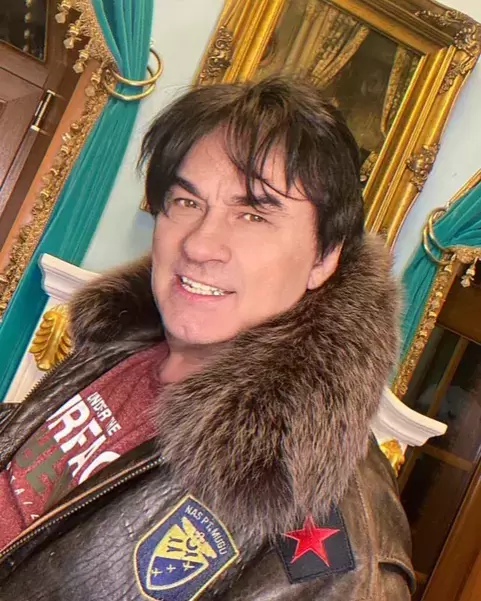 Заслуженный артист РФ Александр Серов