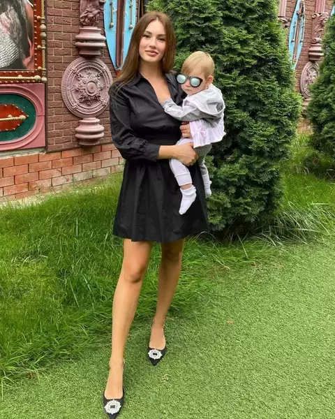 Мишель Серова с сыном